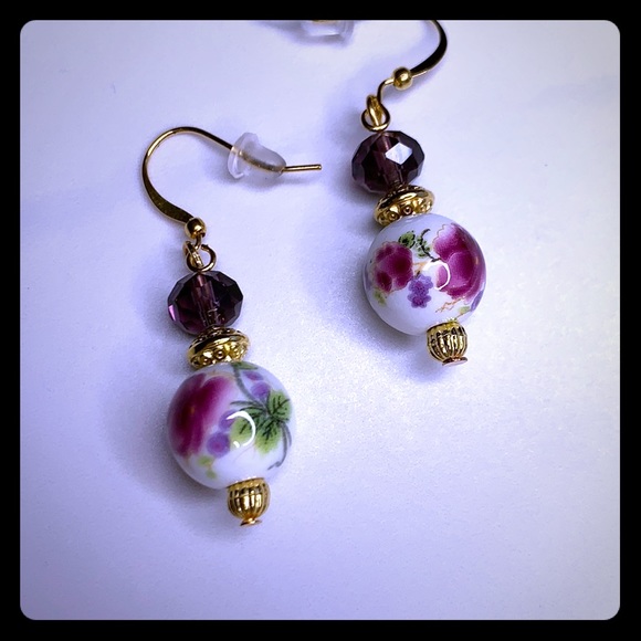 kathrynrdesign Jewelry - Purple gold flower beaded earrings. (A1027) New kathrynrdesign Jewelry - Purple gold flower beaded earrings. (A1027) New